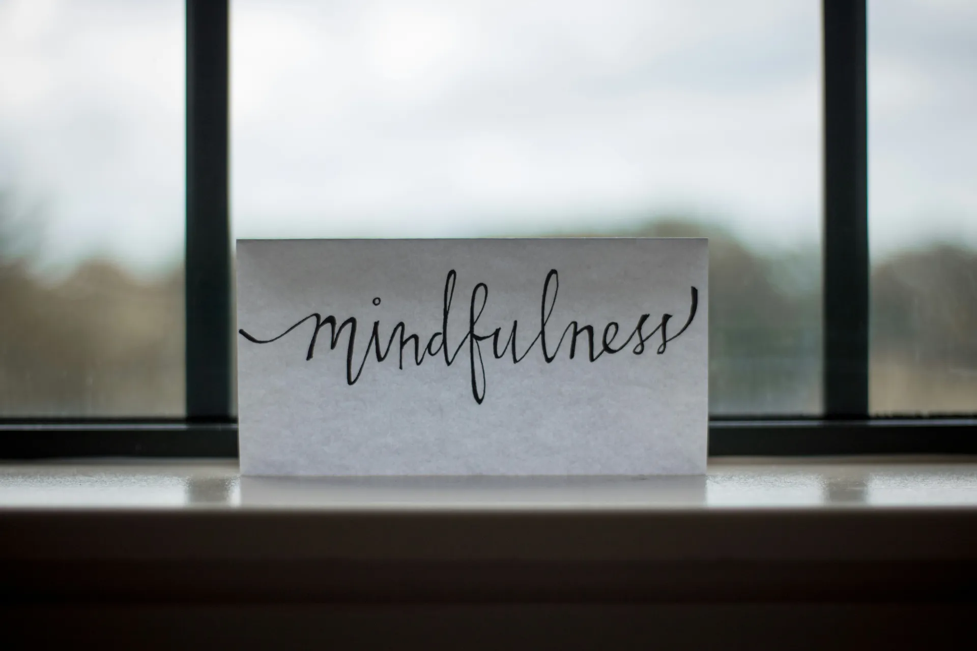 Un papel en el que esta escrito mindfulness